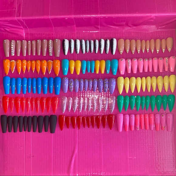 Press on nails - Picture 1 of 1